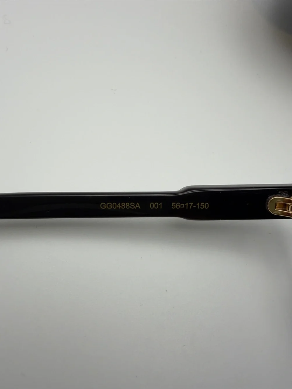 NEW Gucci  Black Round-Edge Sleek Sunglasses - Picture 5 of 10